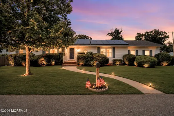 1108 Anchor Avenue, Beachwood, NJ 08722