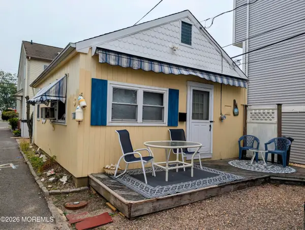 105 Surf Way, Lavallette, NJ 08735