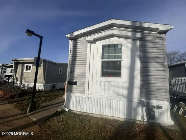 21 Gary Avenue, Hazlet, NJ 07730