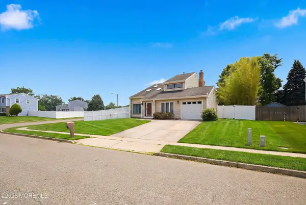 20 Deer Run Drive, Barnegat, NJ 08005