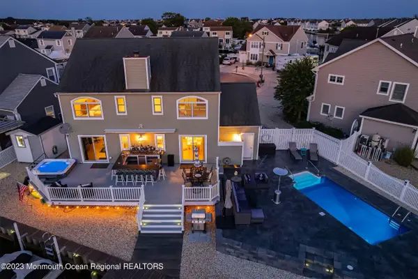 96 Windjammer Court, Bayville, NJ 08721