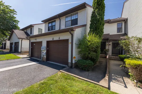 276 Longwood Drive #27-6, Englishtown, NJ 07726