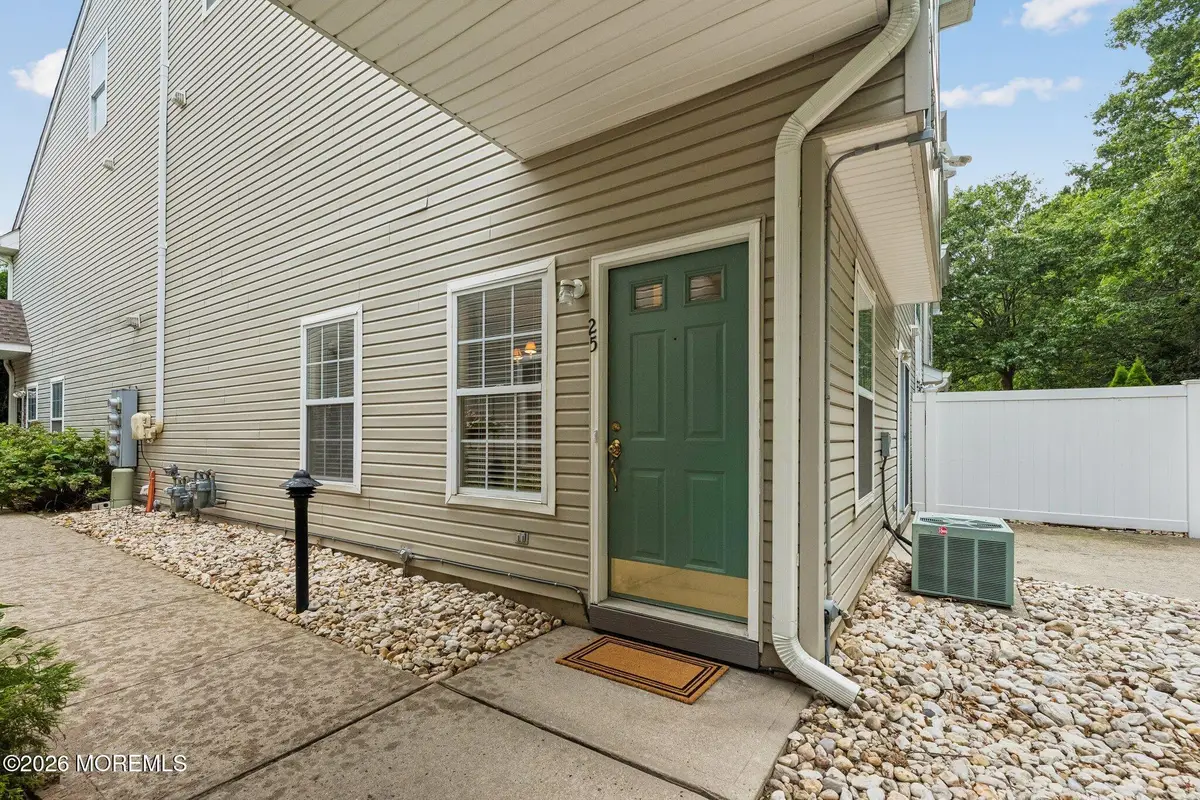 25 Phoenix Court, Tinton Falls, NJ 07712 - #1