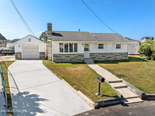 34 Lake Singleton Court, Little Egg Harbor, NJ 08087