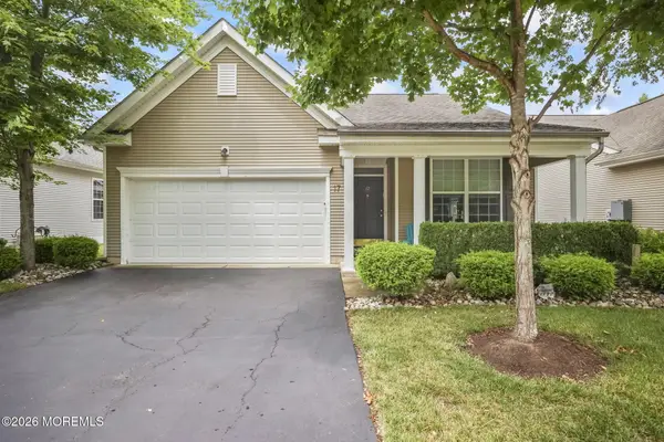 17 Silver Charm Road, Manalapan, NJ 07726
