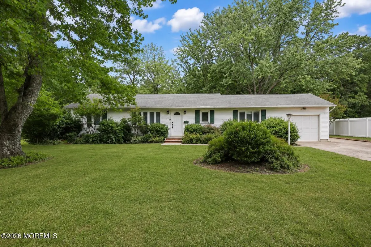 29 Highview Circle, Middletown, NJ 07748 - #1