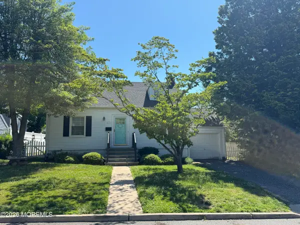 43 Salem Lane, Little Silver, NJ 07739
