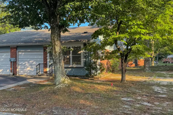 2 Lexington Drive #B, Whiting, NJ 08759