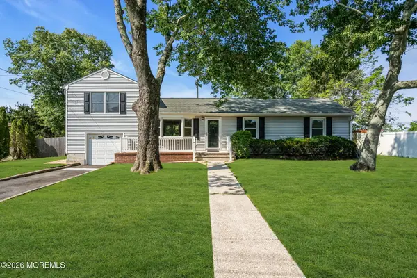 299 Lillian Lane, Toms River, NJ 08755
