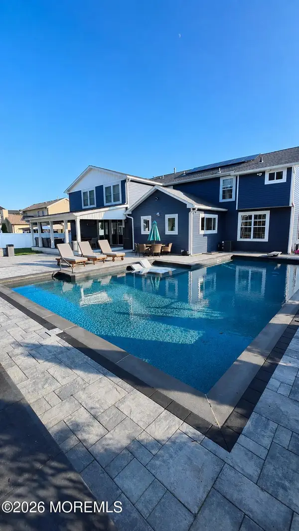 20 Hannah Lee Road, Barnegat, NJ 08005