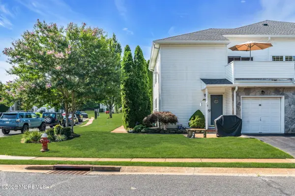 374 Deuce Drive, Wall, NJ 07719