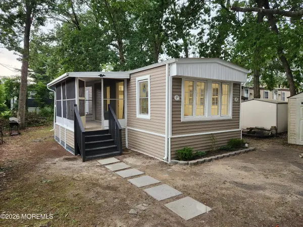 17 Pinewood Trail, Brick, NJ 08724