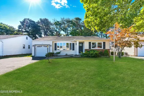 34 Westport Drive, Toms River, NJ 08757