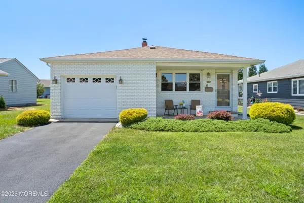 11 Andros Street, Toms River, NJ 08755