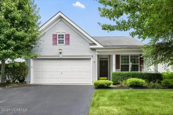 9 Silver Charm Road, Manalapan, NJ 07726