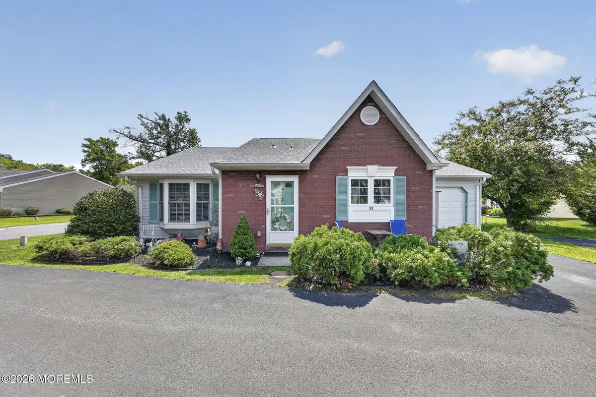 33 Carnaby Close, Freehold, NJ 07728 - #1