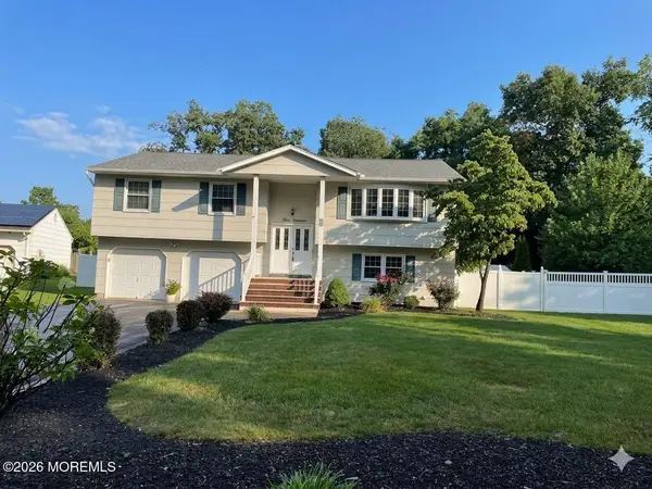 514 Oakview Drive, Toms River, NJ 08753