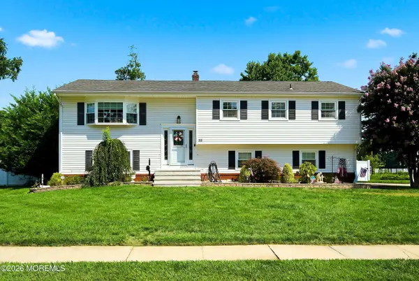 55 Cherry Tree Farm Road, Middletown, NJ 07748