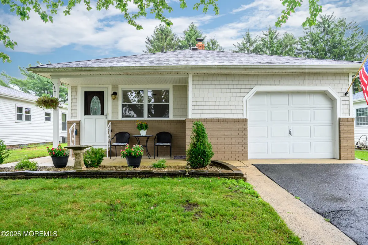 9 Pavilion Street, Toms River, NJ 08757 - #1