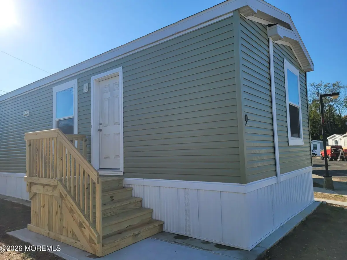 9 Avenue C, Hazlet, NJ 07734 - #1