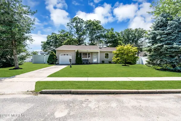 160 Berkeley Drive, Brick, NJ 08724