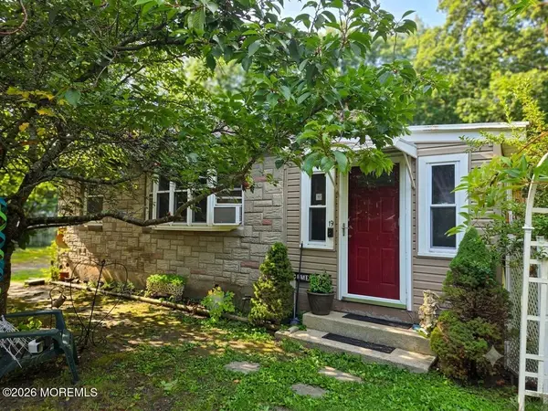 19 Mockingbird Lane, Browns Mills, NJ 08015