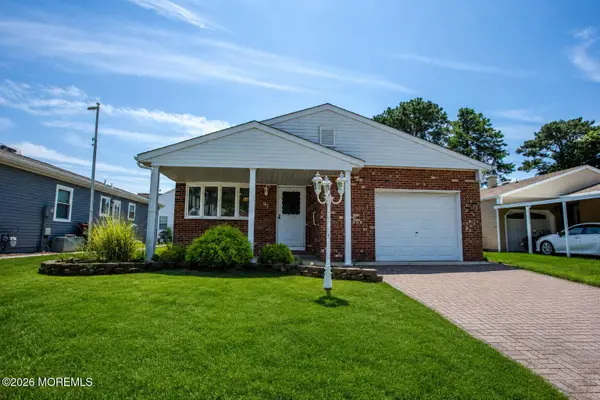 93 Paradise Boulevard, Toms River, NJ 08757