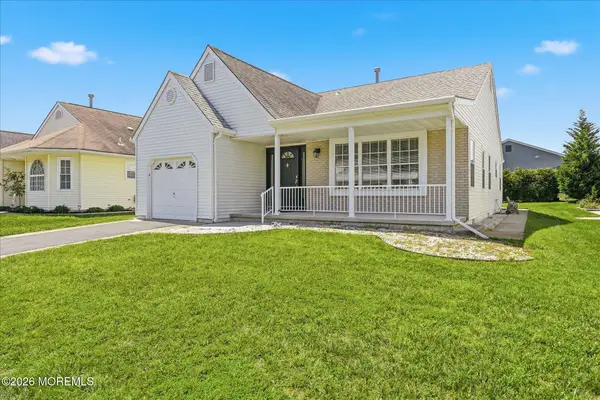96 Narberth Way, Toms River, NJ 08757