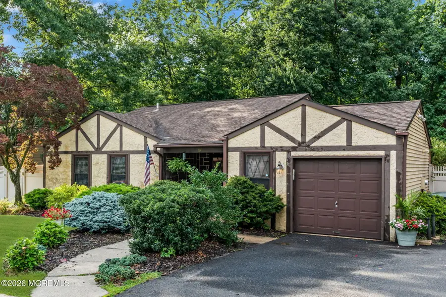 10 Concord Circle, Howell, NJ 07731 - #2