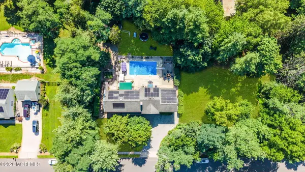 4 Crestview Court, Farmingdale, NJ 07727