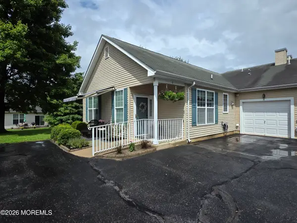 8 Fennel Court, Whiting, NJ 08759