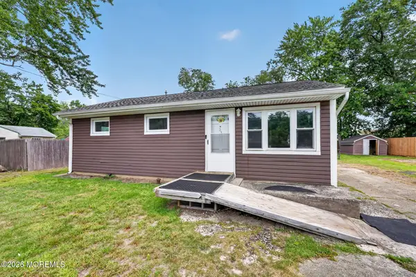 33 Stagecoach Road, Southampton, NJ 08088