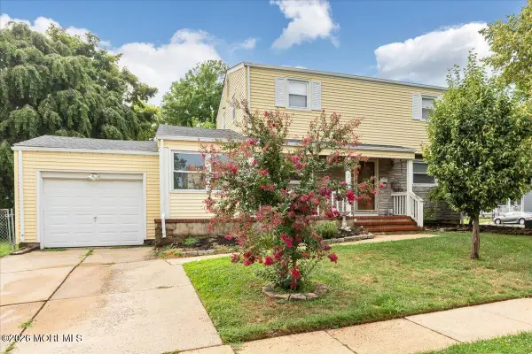 2 Michael Lane, Freehold, NJ 07728