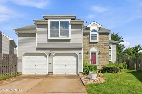 38 Kentucky Way, Freehold, NJ 07728
