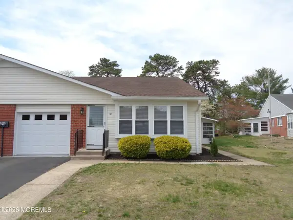 5 B Mohawk Court, Whiting, NJ 08759