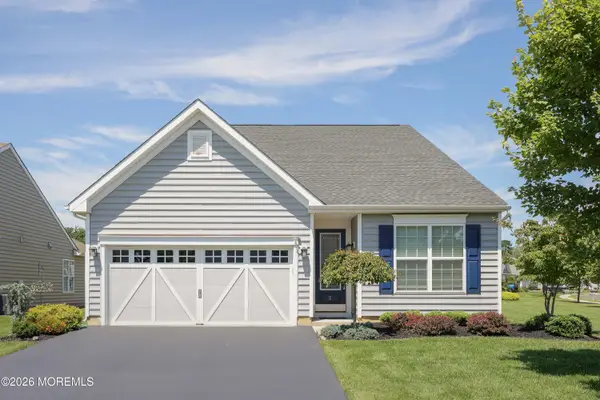 2 Lily Pond Court, Howell, NJ 07731