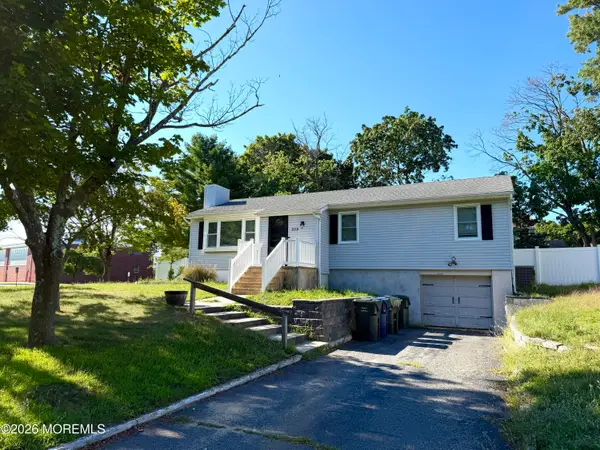 559 Dow Avenue, Oakhurst, NJ 07755