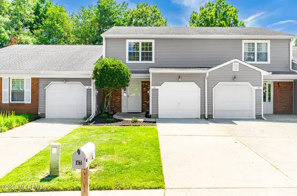 47 Oak Lane, Eatontown, NJ 07724