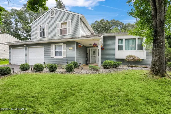 43 Glen Arden Drive, Howell, NJ 07731