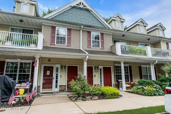 38 Oxford Court, Englishtown, NJ 07726