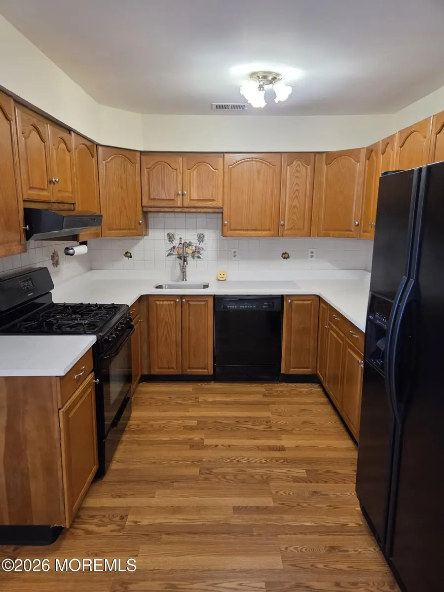 4 Hawthorne Court, Freehold, NJ 07728 - #2