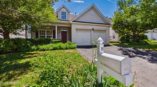 19 Appleby Drive, Helmetta, NJ 08828