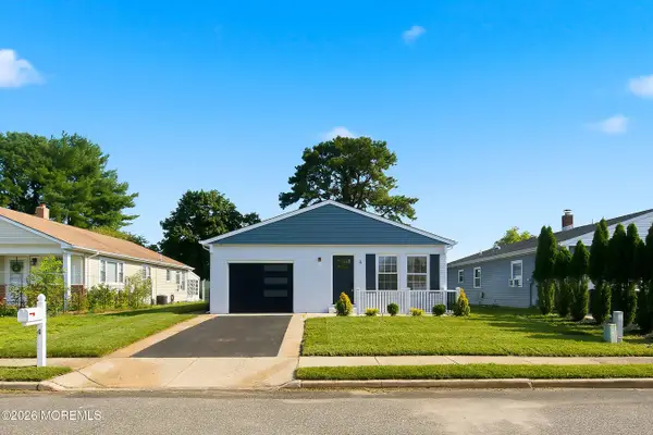 4 Pebble Beach Court, Toms River, NJ 08757