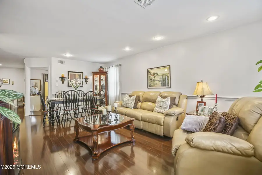 29 Plaza De Las Flores #F, Freehold, NJ 07728 - #3