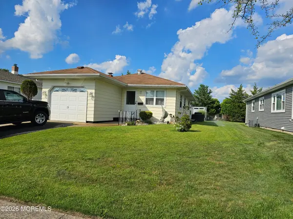 14 Marquis Street, Toms River, NJ 08757