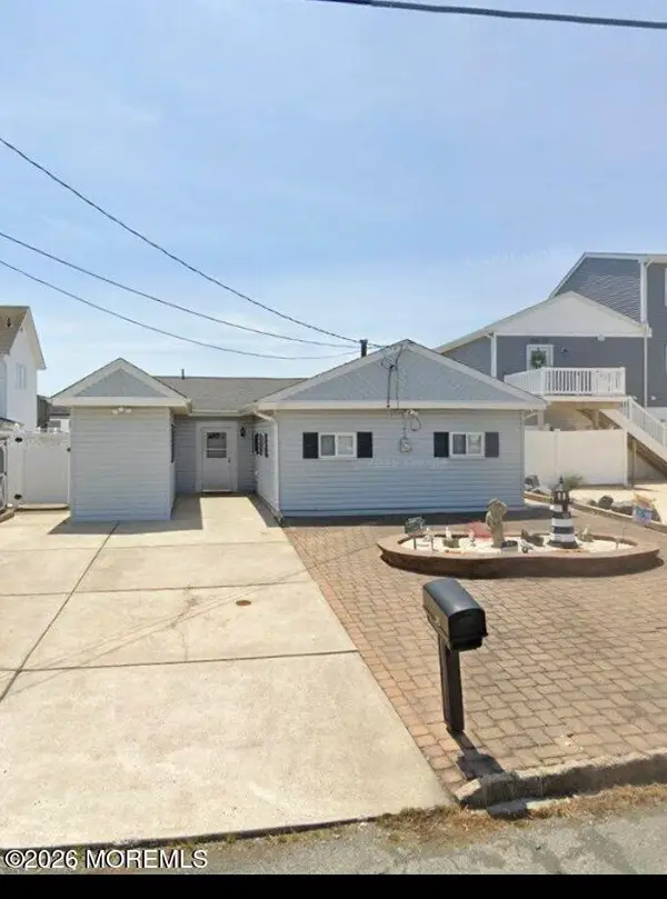 35 Mirror Lake Drive, Little Egg Harbor, NJ 08087