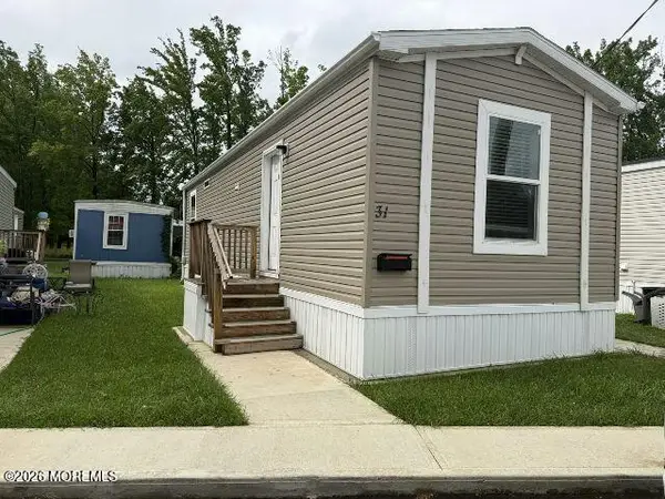31 Randall Avenue, Hazlet, NJ 07730