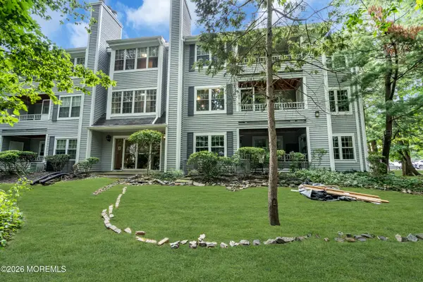 1011 Meadow Court, Helmetta, NJ 08828