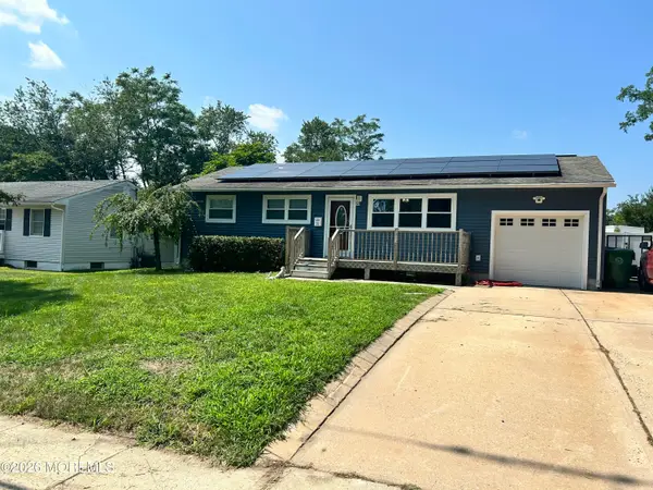 31 Tilton Avenue, Toms River, NJ 08757
