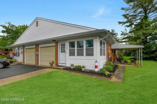 523 Lilac Lane #B>, Whiting, NJ 08759